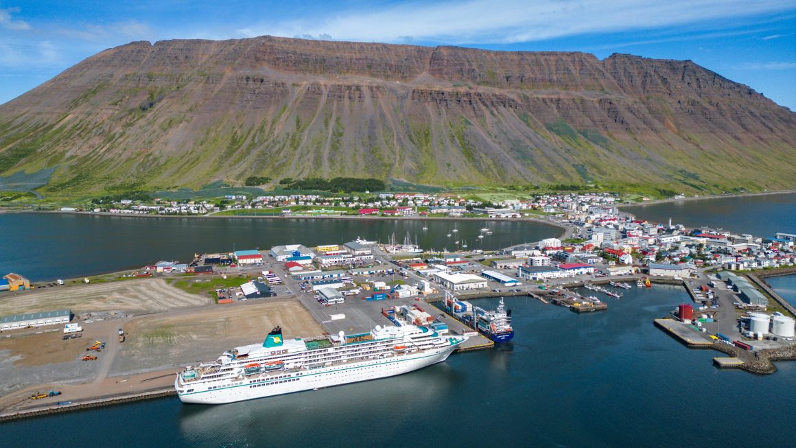 Rund um Island mit Verlängerung in Schottland mit MS Amadea