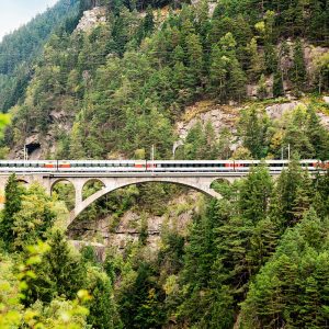 Schweiz: Zügig vom Gotthard zum Mont Blanc